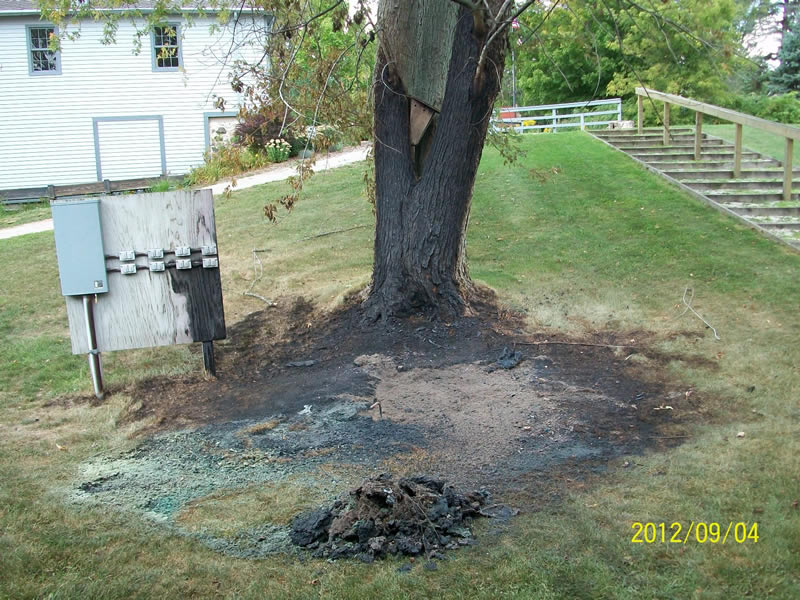 https://www.dundeemill.org/pictures/2012/15 porta potty fire.jpg